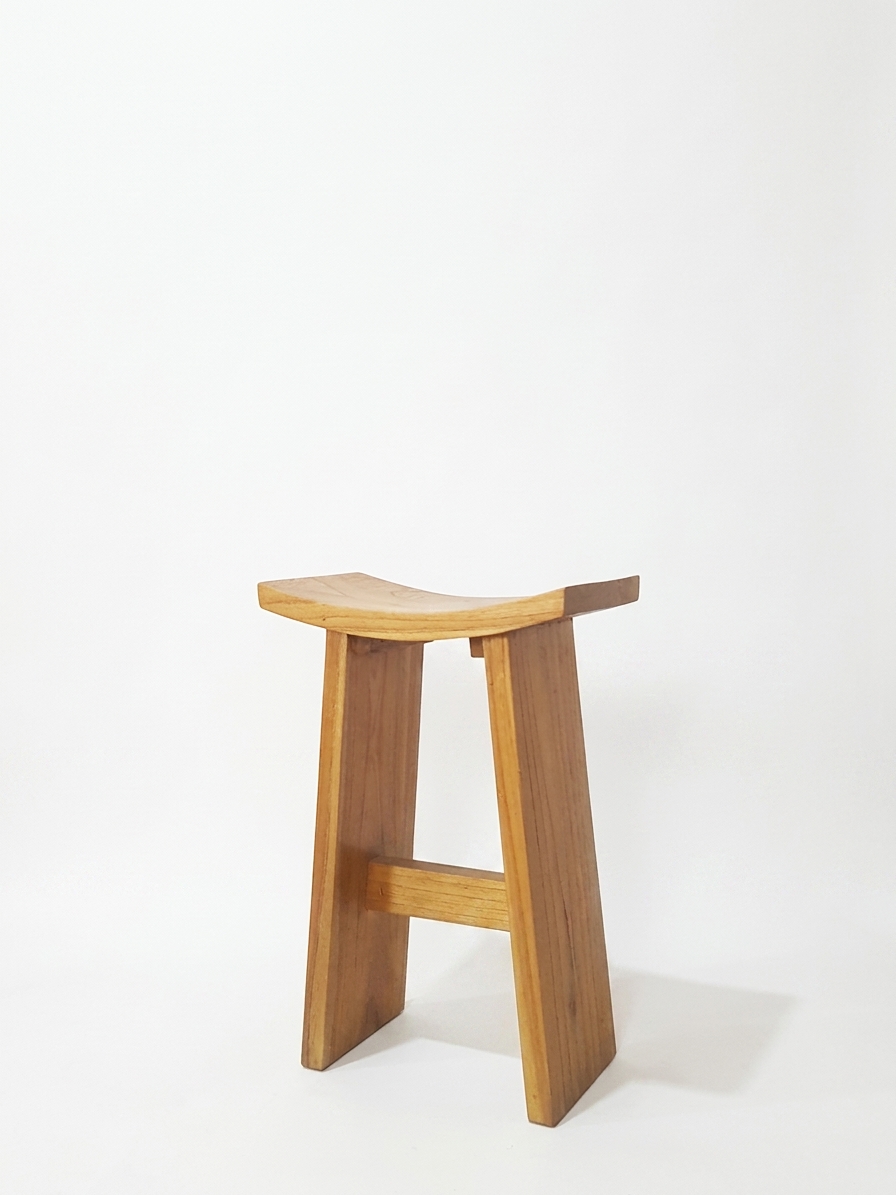 Saddle Bar Stool